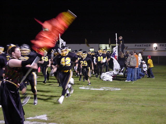 Lewis County takes the field for the Richland game