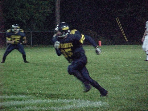 Dustin Sluder closes in on kick off coverage