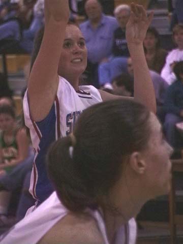 Sara Powell shots a free throw
