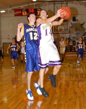 Jeff Bilyeu beats the third period buzzer.