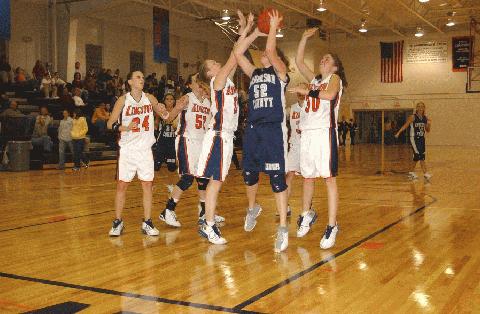 Louren Gardner and Samantha Tharp traps AC player.