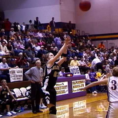 Giles Co- #23 Jessica Russell hits the shot