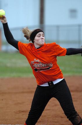 Jessica Robinson pitches vs Sullivan South