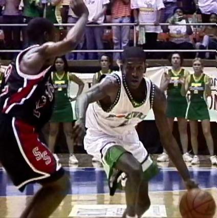 #1 Willie Kemp defended by #22 Jeremy Weddle