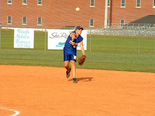 ss. Amber Rose of Sweetwater throws to 1b for the out!
