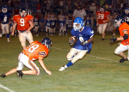 Demetrius Williams makes a move against the Kingston secondary.