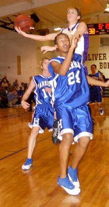 Jeff Bilyeu goes over Patrick Davis.