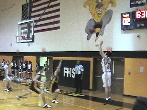 James Curtis Converts the 3 Pointer from the Corner