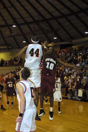 Buzzer Beater shot by Scott MISSES!