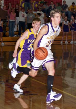 Michael Wampler beats the defender down the court