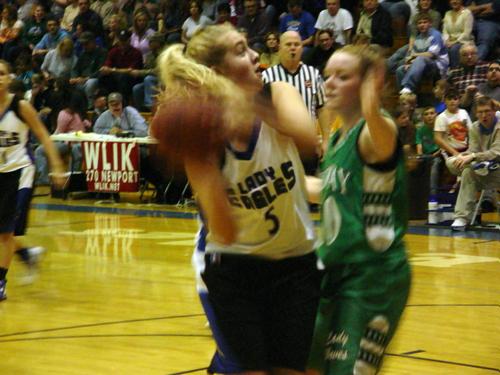 Amy Hunt makes a layup