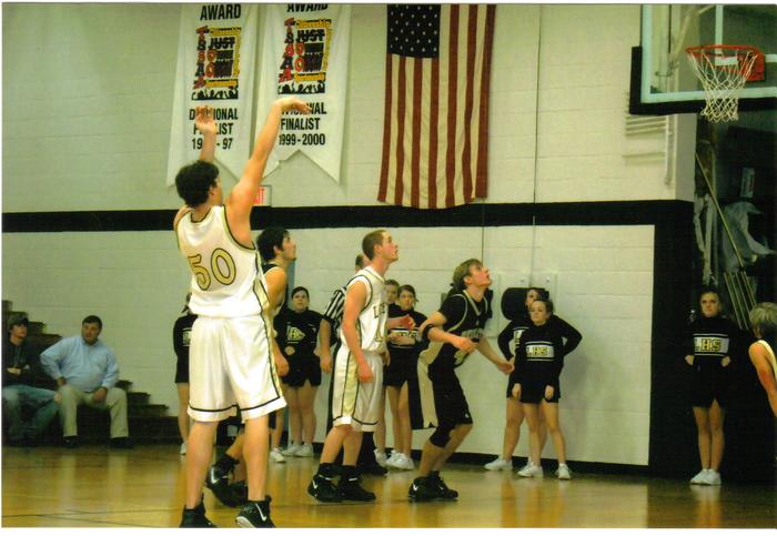 Clint Wright shooting free throws against Wayne County at home