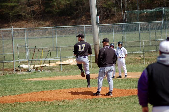 Jonathan Wyatt warming up.